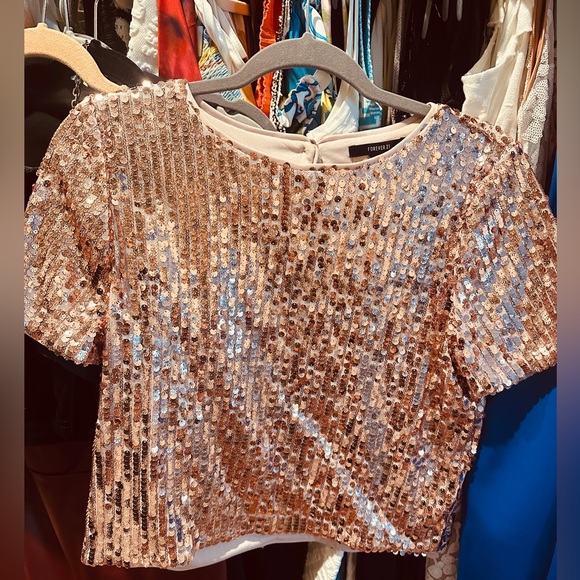 Rose gold Sequin top. Brand new size large - Picture 4 of 7
